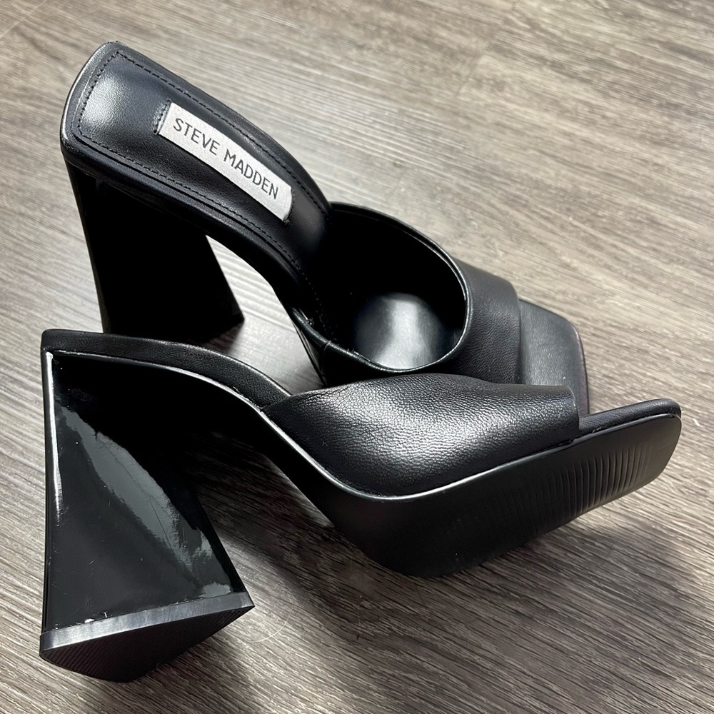 Steve Madden Woman’s Slide Triangle Heel